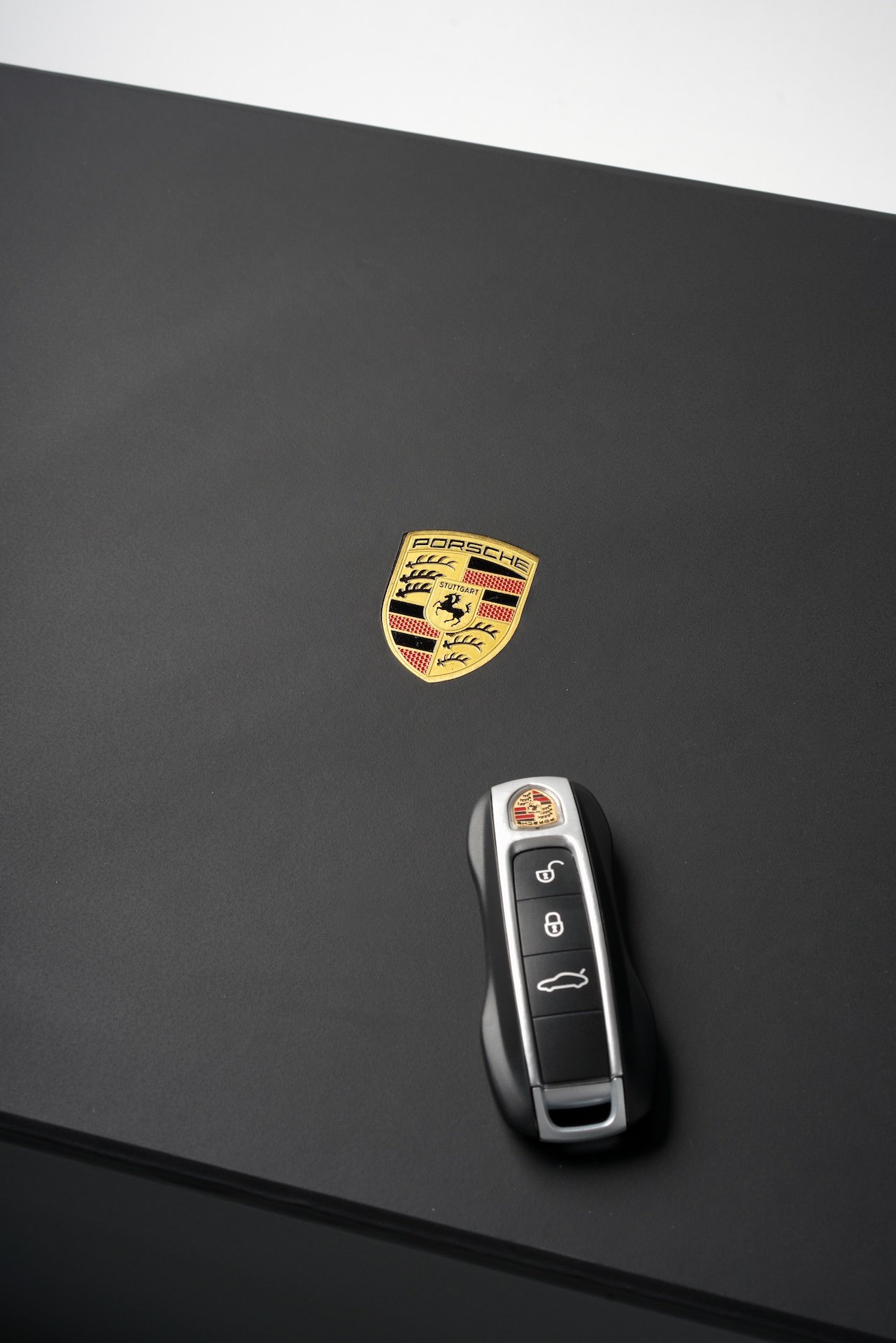 Suri Studio - Portfolio - Packaging - Porshce 01